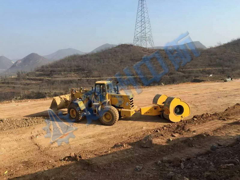 中航沖擊式壓路機駐新疆烏魯木齊辦事處