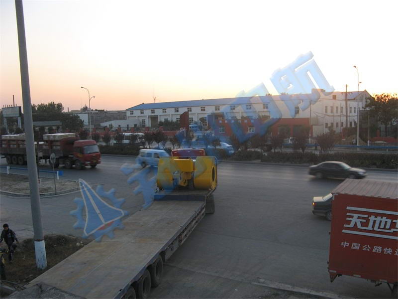 中航沖擊式壓路機駐青海西寧辦事處